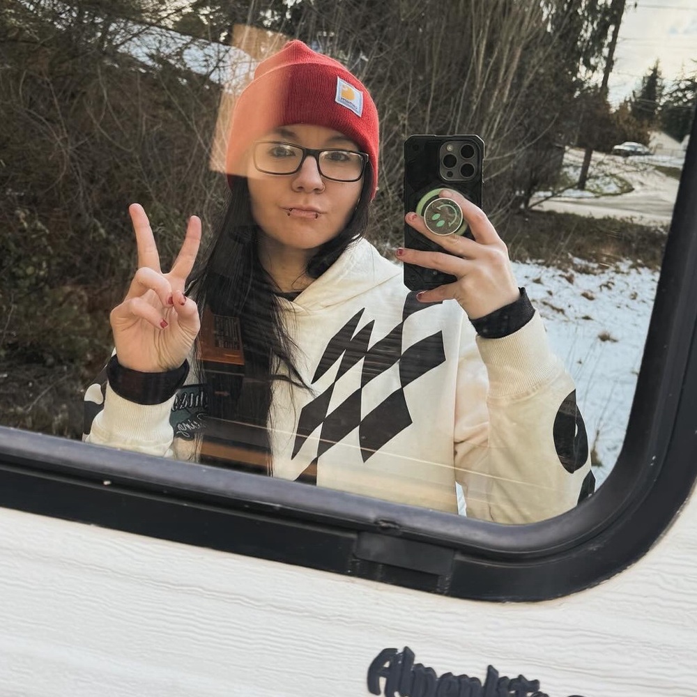 Meet your Posher, Jin Nicole 🥰🥰💕💕